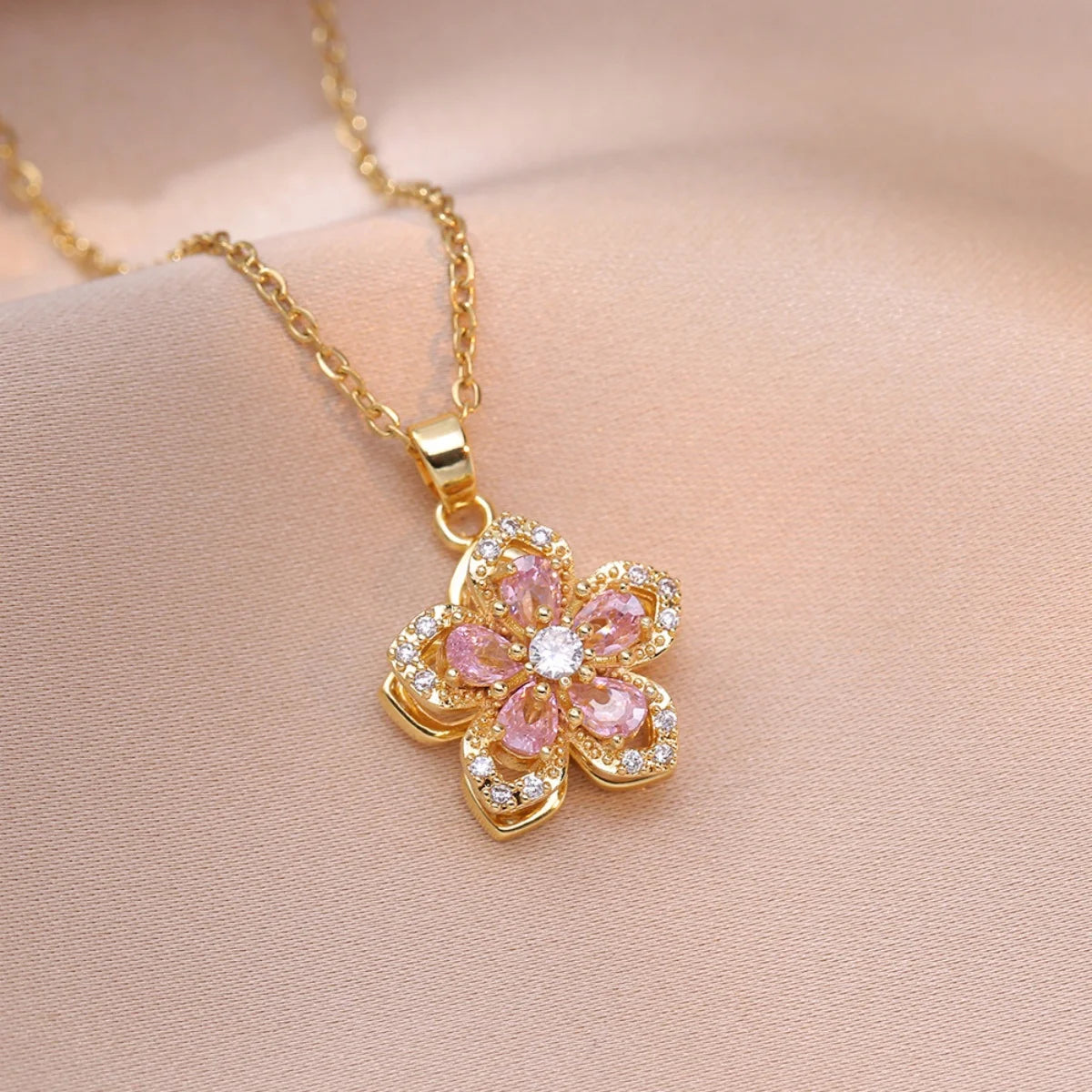 Spinning Flower Pendant Necklace